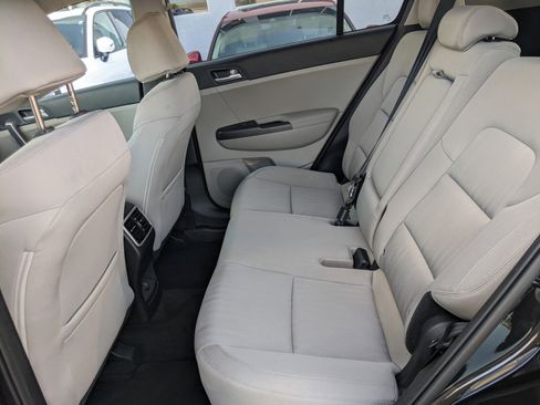 Certified 2022 Kia Sportage LX image 11