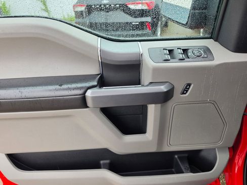 Used 2018 Ford F150 XLT w/ Equipment Group 302A Luxury AWD/4WD image 5