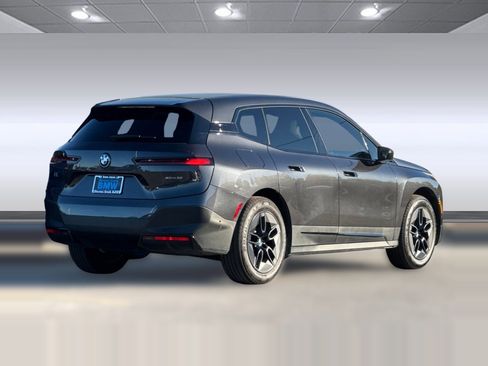 Used 2023 BMW iX xDrive50 w/ Convenience Package image 9