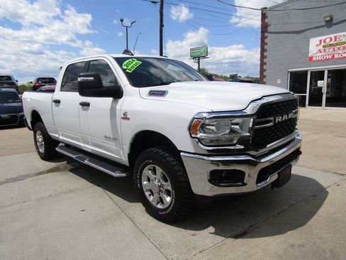 Used 2024 RAM 2500 Big Horn w/ Off Road Package AWD/4WD image 2