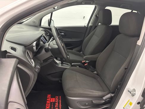 Used 2022 Chevrolet Trax LS w/ Tint and Cruise Package AWD/4WD image 15