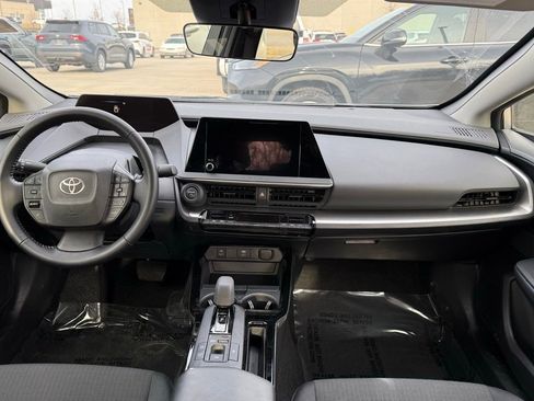Used 2025 Toyota Prius LE image 11