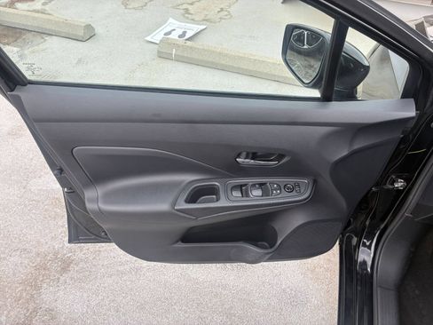Used 2025 Nissan Versa SV FWD image 18