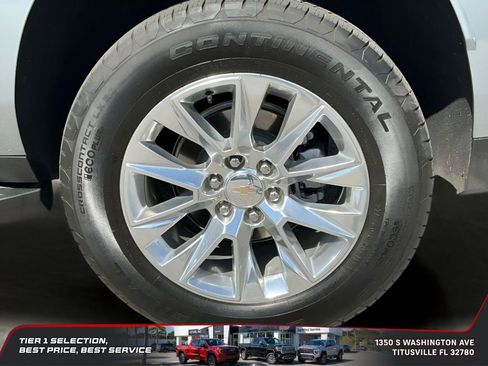 Used 2025 Chevrolet Suburban Premier RWD image 21