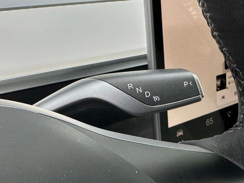 Used 2022 Tesla Model Y Long Range image 28