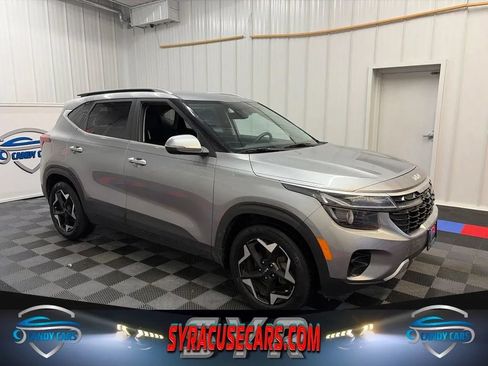 Used 2024 Kia Seltos EX FWD image 1