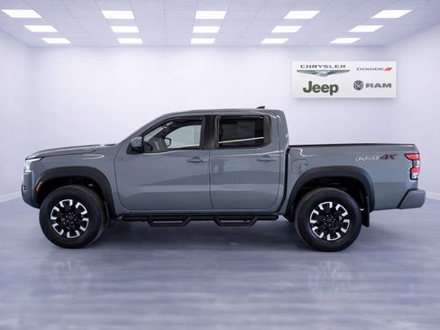 Used 2024 Nissan Frontier PRO-4X w/ Pro Convenience Package image 3