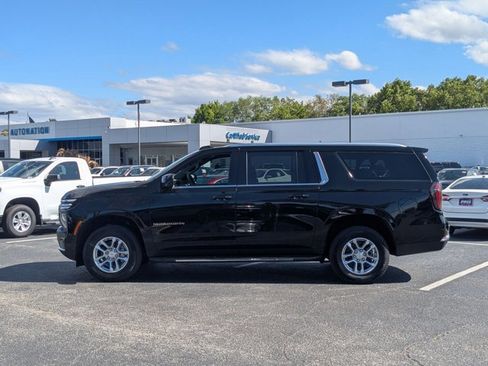 New 2026 Chevrolet Suburban LS image 5
