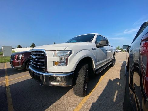 Used 2016 Ford F150 XLT w/ Equipment Group 302A Luxury AWD/4WD image 16