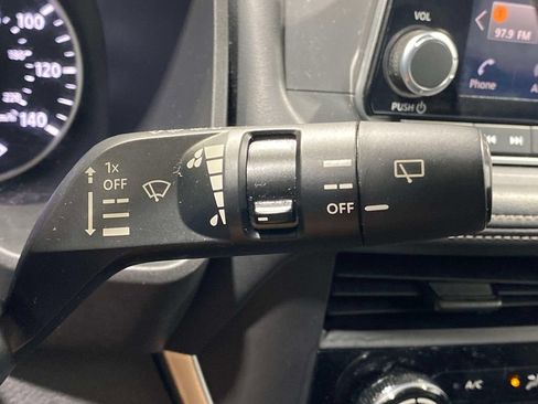 Used 2024 Nissan Rogue S FWD image 26