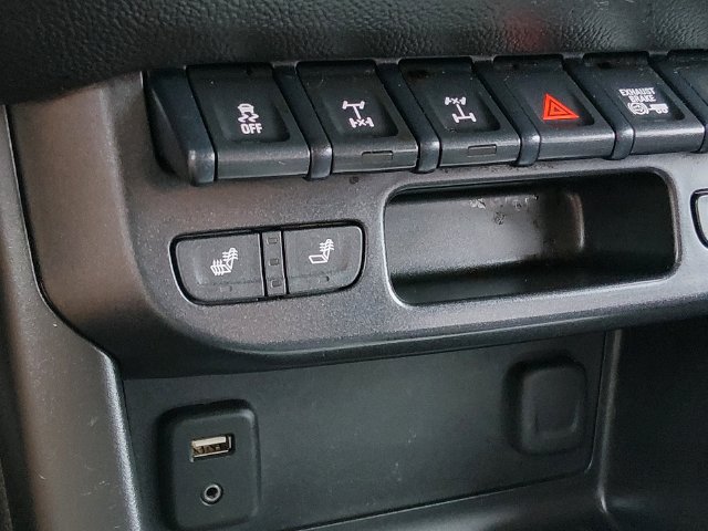 Used 2018 Chevrolet Colorado ZR2 AWD/4WD image 24