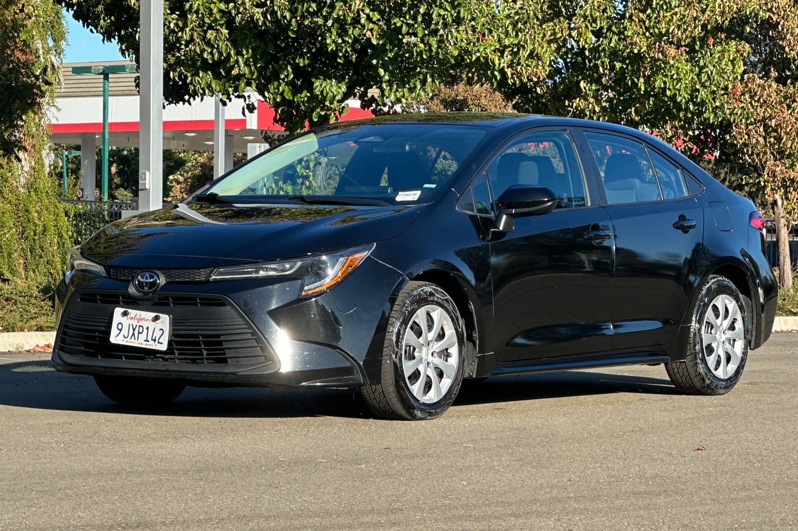 Used 2024 Toyota Corolla LE FWD image 8