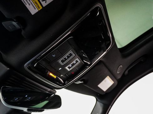 Used 2022 Land Rover Range Rover Velar S image 29