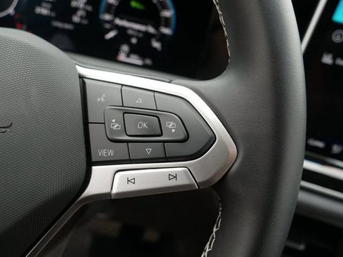 Certified 2026 Volkswagen Tiguan SE AWD/4WD image 25