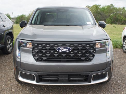 Used 2025 Ford Maverick Lariat image 2