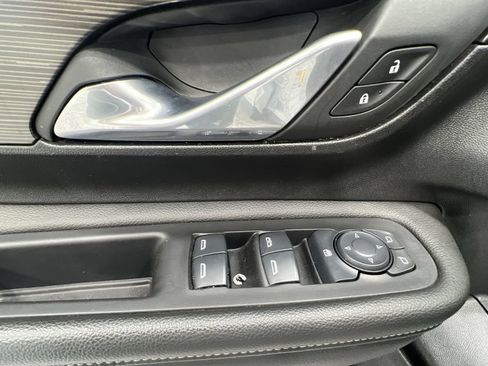 Used 2024 GMC Terrain SLE AWD/4WD image 13