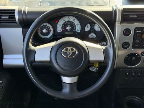 Used 2010 Toyota FJ Cruiser 4WD image 20