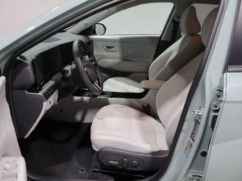 Used 2025 Hyundai Kona SEL image 10