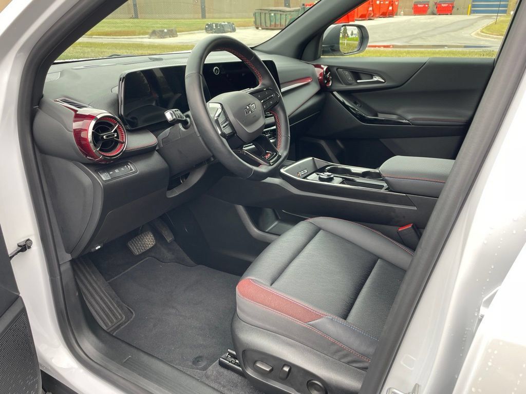 Used 2025 Chevrolet Equinox RS w/ Safety and Technology Package AWD/4WD image 9