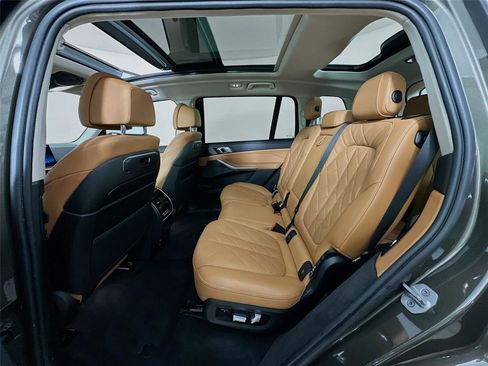 Certified 2024 BMW X7 xDrive40i w/ Premium Package image 26