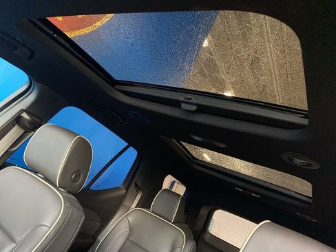 Used 2023 Chevrolet Traverse Premier image 15