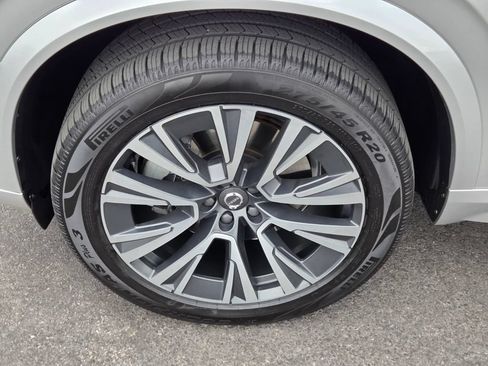 Used 2021 Volvo XC90 T6 Momentum AWD/4WD image 4