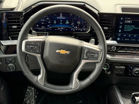 Used 2025 Chevrolet Silverado 1500 LTZ image 15