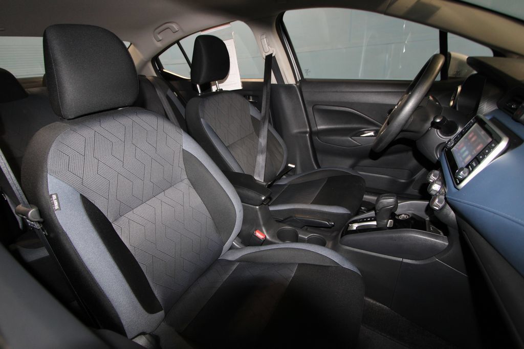 Used 2025 Nissan Versa SV FWD image 20