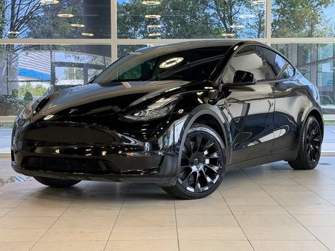 Used 2021 Tesla Model Y Long Range AWD/4WD image 1