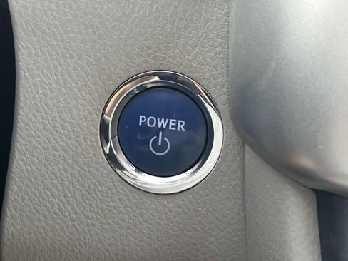 Used 2019 Toyota Highlander XLE AWD/4WD image 38