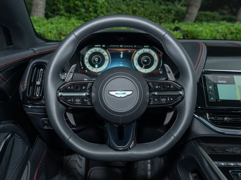 Used 2025 Aston Martin DBX 707 image 20