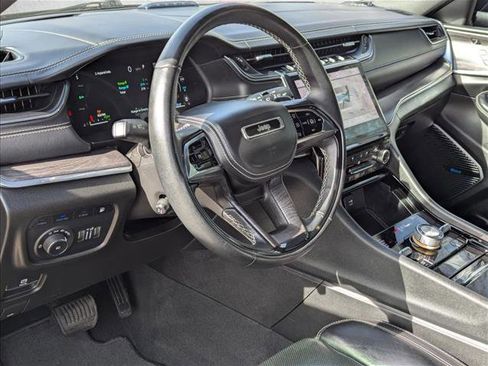 Used 2023 Jeep Grand Cherokee Overland w/ Advanced Protech Group III image 10
