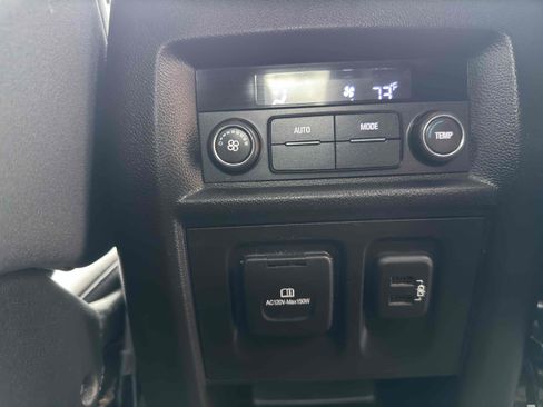 Used 2019 Chevrolet Traverse LT w/ LT Premium Package image 63