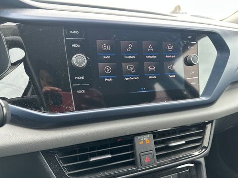 Certified 2023 Volkswagen Taos SE AWD/4WD image 9