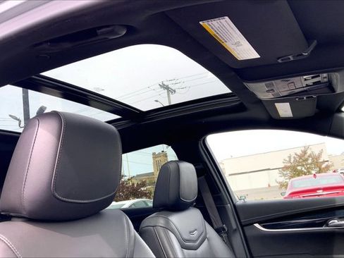 Used 2025 Cadillac XT5 Premium Luxury AWD/4WD image 22