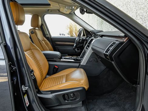 Used 2017 Land Rover Discovery HSE image 36