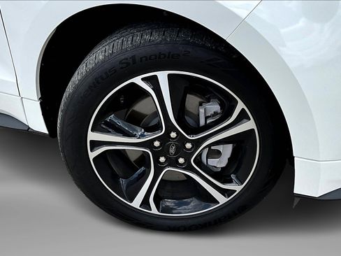 Used 2023 Ford Edge ST image 9