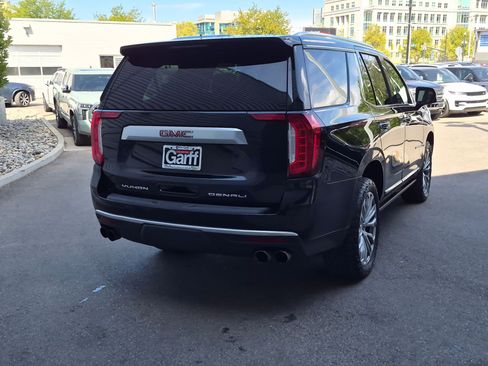 Used 2021 GMC Yukon Denali w/ Denali Premium Package AWD/4WD image 3