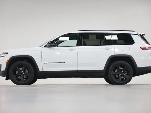 Used 2023 Jeep Grand Cherokee L Laredo AWD/4WD image 8