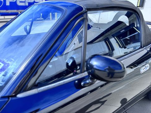 Used 1996 MAZDA MX-5 Miata image 38