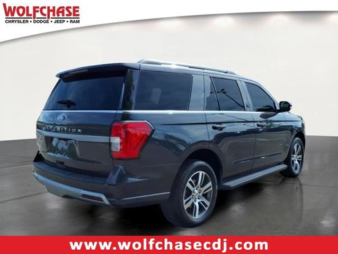 Used 2024 Ford Expedition XLT RWD image 5
