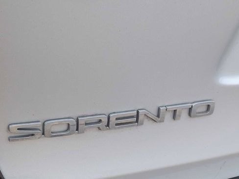 Used 2019 Kia Sorento LX w/ LX Convenience Package FWD image 12