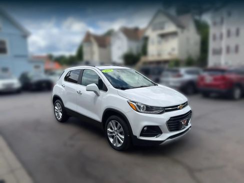 Used 2019 Chevrolet Trax Premier AWD/4WD image 2
