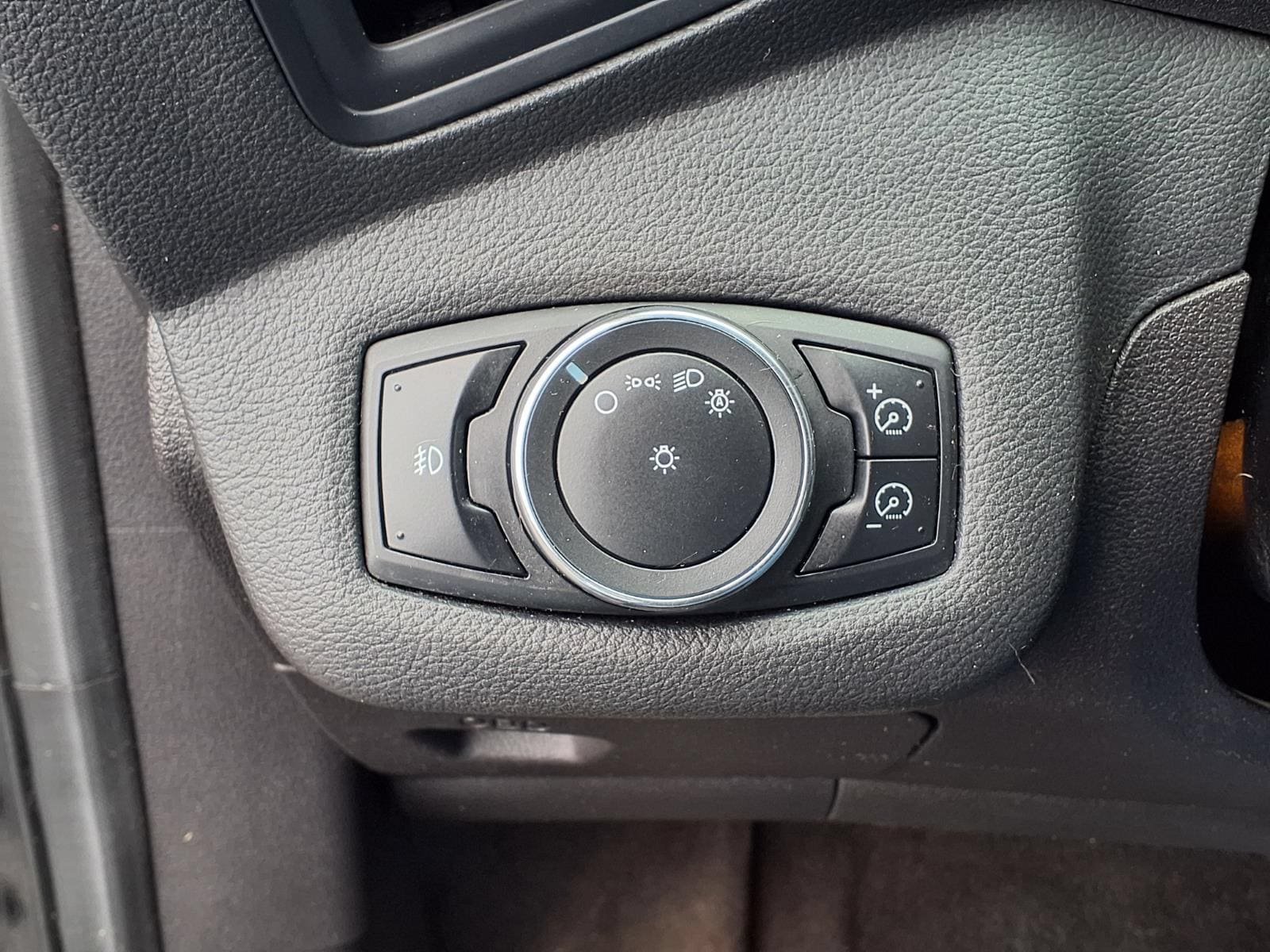 Used 2013 Ford Escape SE FWD image 21
