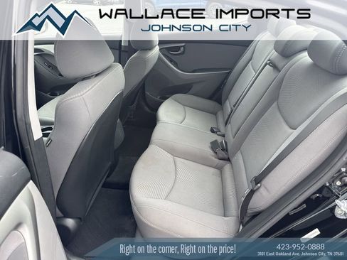 Used 2015 Hyundai Elantra SE w/ Option Group 02 image 32