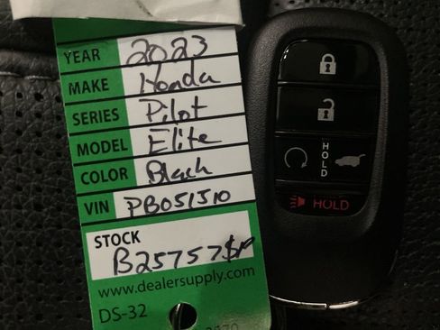 Used 2023 Honda Pilot Elite image 34
