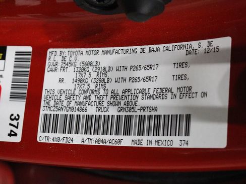 Used 2016 Toyota Tacoma TRD Sport image 18