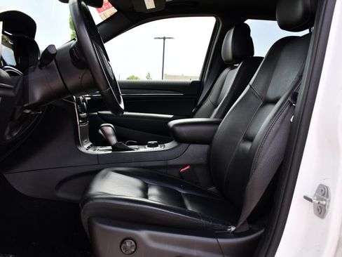 Used 2020 Jeep Grand Cherokee Limited AWD/4WD image 13