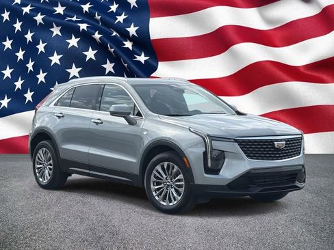 Used 2024 Cadillac XT4 Premium Luxury image 3
