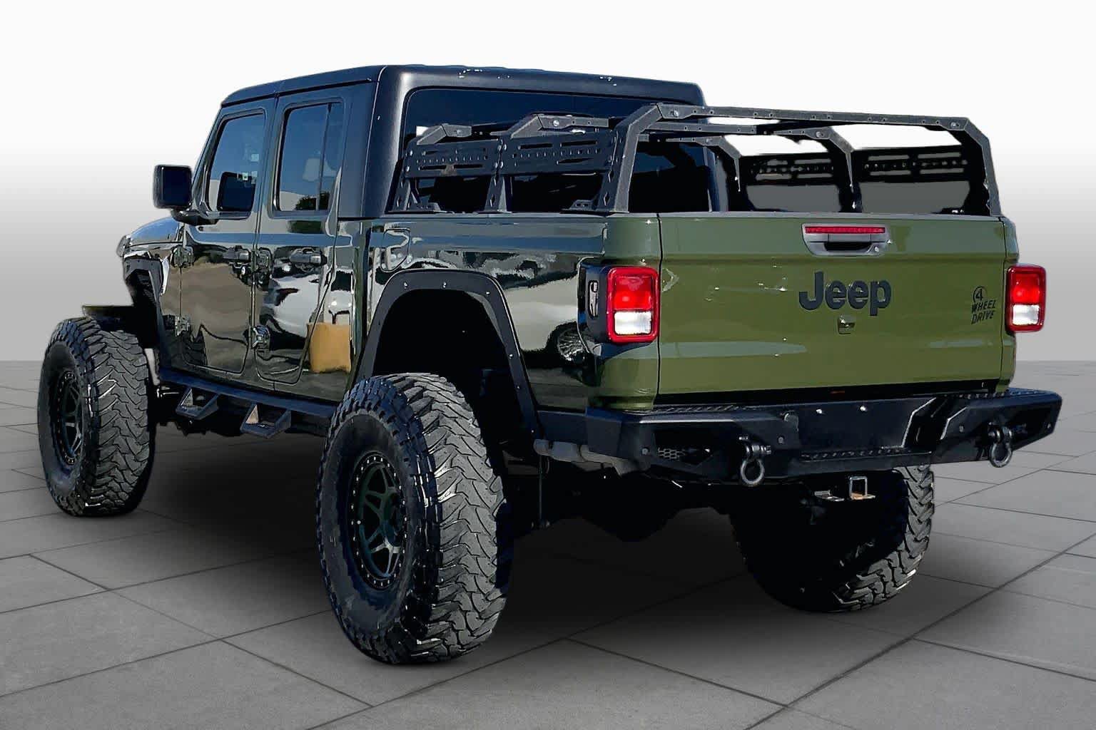 Used 2023 Jeep Gladiator Mojave AWD/4WD image 12
